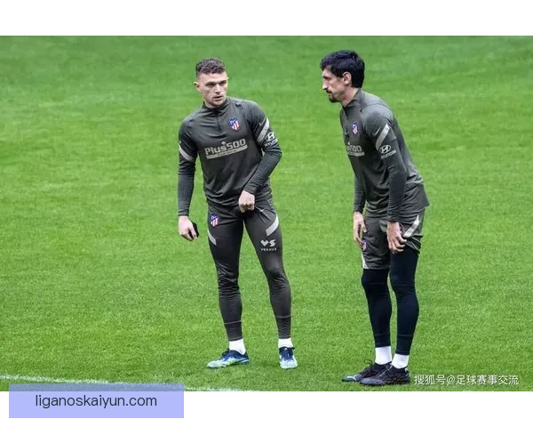 足球新贵球员状态回暖，逐渐展现出抢眼表现